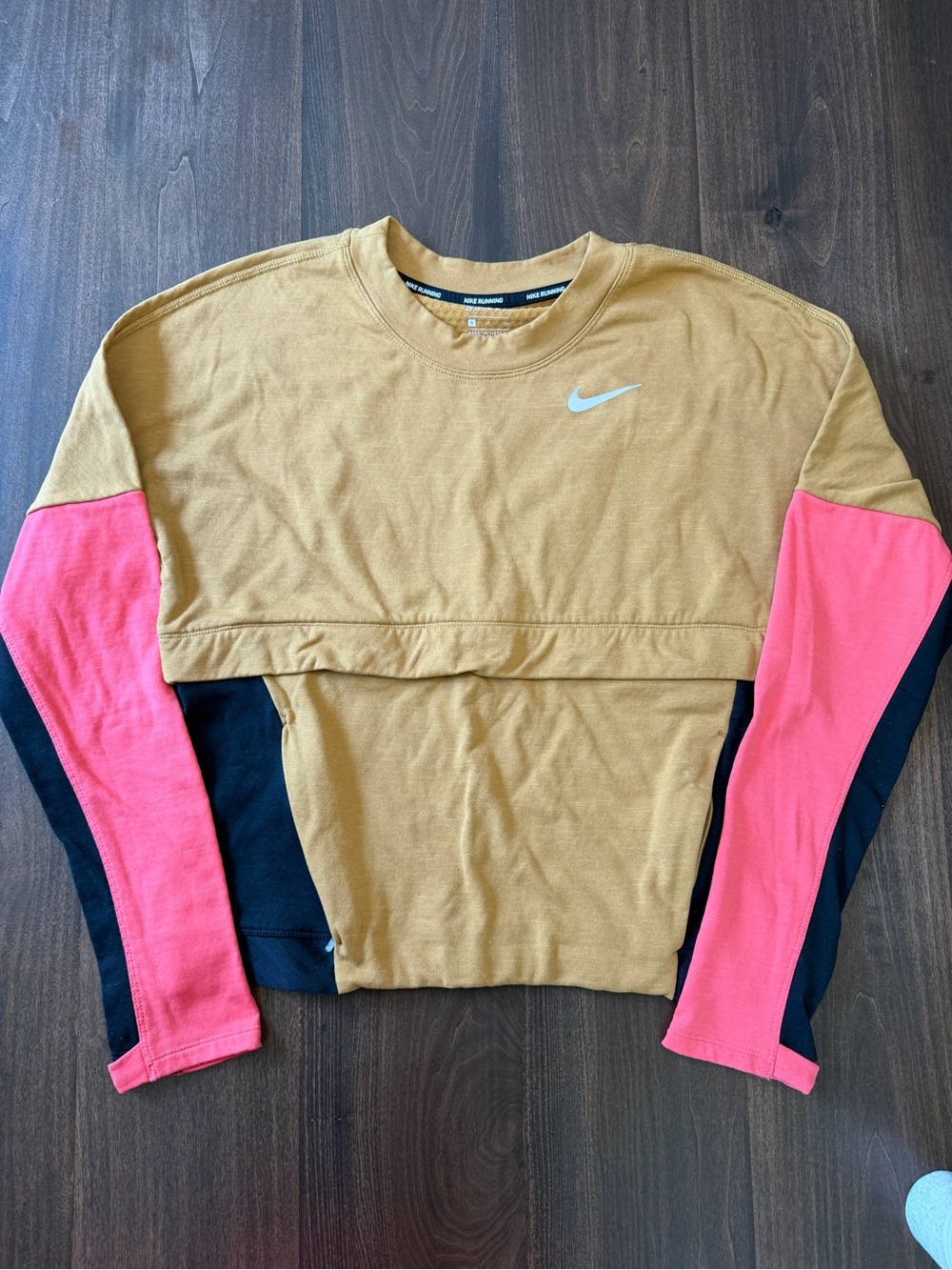 Nike Women’s Colorblock Shirt